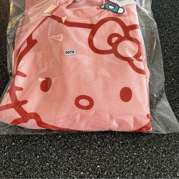 NWT Sanrio Hello Kitty Sweatshirt Size S - Picture 10 of 10
